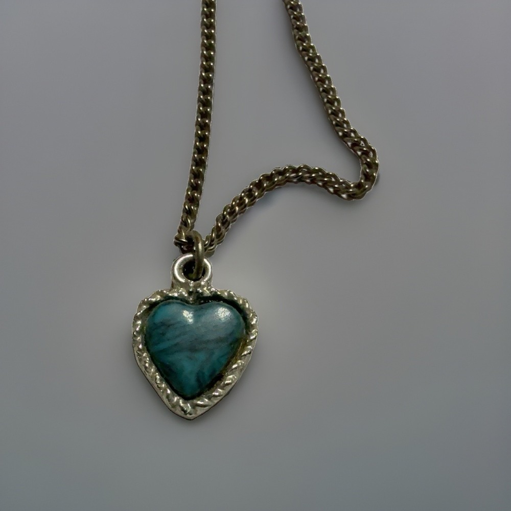 T30263-Silver Tone Turquoise Color Heart Pendant Necklace Textured Chain